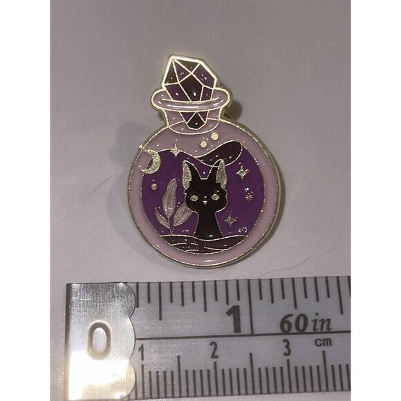 Purple Bottle Black Cat Mystical Pin Brooch - Picture 1 of 1